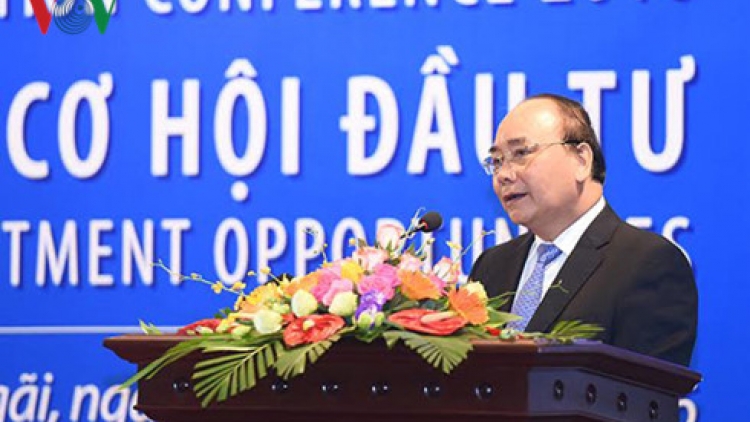 Dự Hội nghị Xúc tiến đầu tư vào Quảng Ngãi, Thủ tướng Nguyễn Xuân Phúc yêu cầu: Dẹp bỏ rào cản để làm "ấm lòng" nhà đầu tư (Thời sự chiều 10/8/2016)