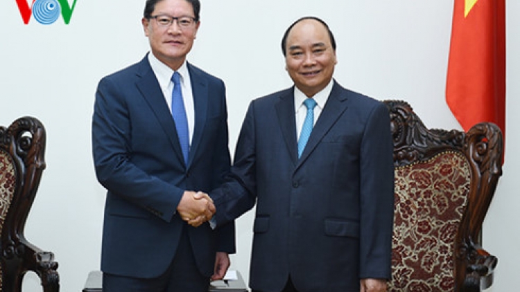 Thủ tướng Nguyễn Xuân Phúc tiếp ông Jung Young Soo, Cố vấn toàn cầu cấp cao Tập đoàn CJ và tiếp ông Huh Myung Soo Chủ tịch Tập đoàn GS của Hàn Quốc (Thời sự đêm 28/9/2016)