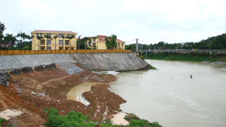 Những khuất tất dự án kè đê sông Công, Thái Nguyên (15/9/2016)