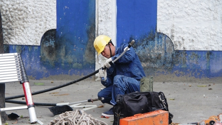 Điện lực thành phố Hồ Chí Minh khắc phục xong sự cố cháy trạm biến áp nghiêm trọng vào chiều qua và đã cấp điện trở lại (Thời sự chiều 21/9/2016)