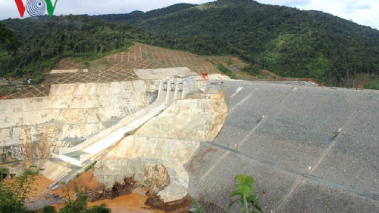 Từ sự cố tràn nước vào hầm dẫn dòng công trình thủy điện Sông Bung 2 khiến nhiều người thiệt mạng và bị thương đặt ra yêu cầu xem xét lại toàn bộ quy hoạch thủy điện của Bộ Công thương (15/9/2016)