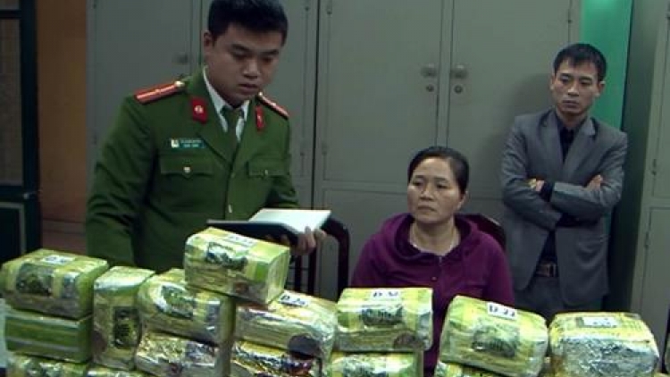 Phá đường dây mua bán ma túy tổng hợp dạng “đá” lớn nhất từ trước đến nay ở nước ta  (Thời sự chiều 25/01/2017)