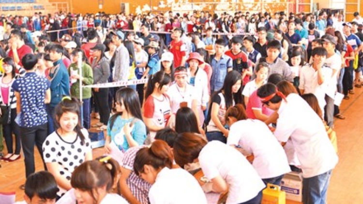 Cả nước sôi nổi hưởng ứng Ngày “Chủ nhật đỏ”, góp phần đảm bảo nguồn máu phục vụ điều trị, cấp cứu bệnh nhân trong dịp Tết Nguyên đán (Thời sự chiều 15/1/2017)