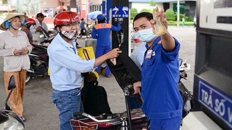 Theo dự thảo Luật thuế bảo vệ môi trường sửa đổi, mỗi lít xăng có thể sẽ phải cõng tới 8.000 đồng thuế bảo vệ môi trường. Việc sử dụng tiền thuế bảo vệ môi trường đã thật sự công khai, minh bạch và hiệu quả chưa?