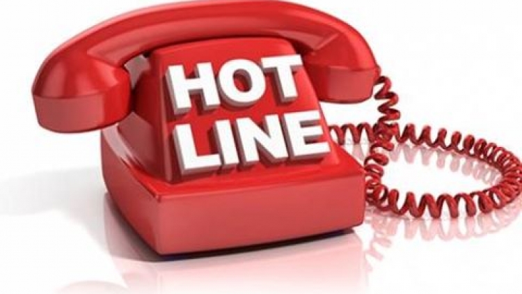 Ủy ban An toàn giao thông Quốc gia công bố 11 số điện thoại đường dây nóng để tiếp nhận thông tin phản ánh của người dân. (Thời sự trưa 17/01/2017)