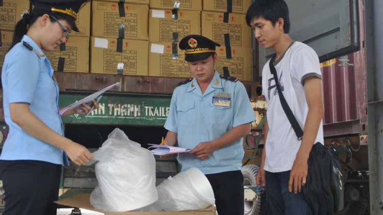 Đẩy mạnh đơn giản hóa thủ tục kiểm tra chuyên ngành: Đạo điều kiện thuận lợi cho doanh nghiệp xuất nhập khẩu (4/1/2017)