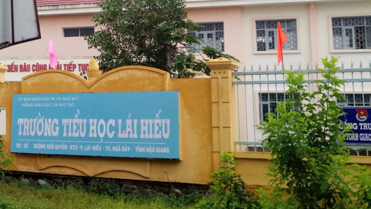 Việc kiểm soát an toàn vệ sinh thực phẩm nguồn sữa miễn phí tại các trường học đang bị bỏ ngỏ. (Thời sự trưa 29/10/2017)