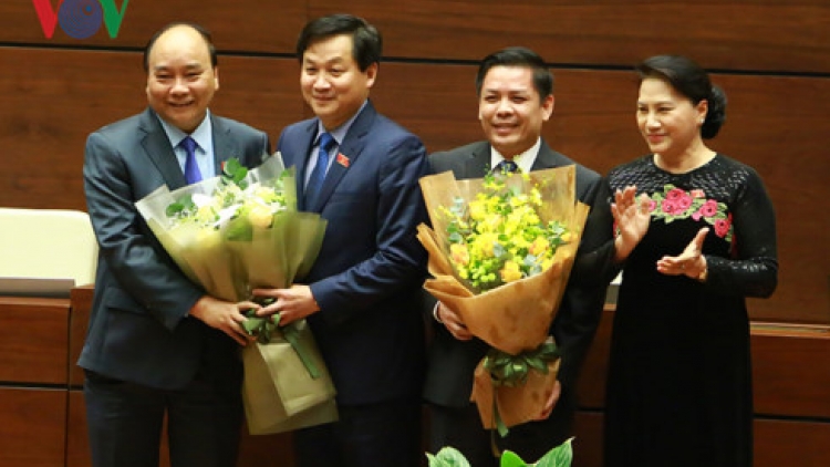Quốc hội biểu quyết thông qua việc phê chuẩn đề nghị của Thủ tướng Chính phủ về việc bổ nhiệm chức vụ Bộ trưởng Bộ Giao thông Vận tải với ông Nguyễn Văn Thể và chức vụ Tổng Thanh tra Chính phủ đối với ông Lê Minh Khái (Thời sự chiều 26/10/2017)
