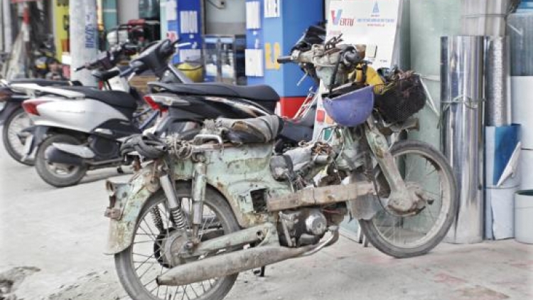 Ai chịu trách nhiệm thu hồi và tiêu hủy xe máy cũ nát? (18/10/2017)
