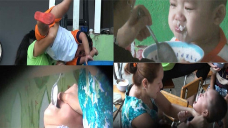 Trước sự xuất hiện liên tiếp các vụ bạo hành trẻ tại trường mầm non, các chuyên gia giáo dục lên tiếng, đã không yêu trẻ thì đừng chọn ngành mầm non (Thời sự chiều 2/12/2017)