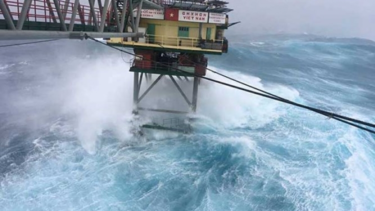 Phản ánh về tình hình bão đi qua địa phận tỉnh Cà Mau và việc khắc phúc hậu quả sau bão ở Trường Sa và Nhà giàn DK1 (26/12/2017)