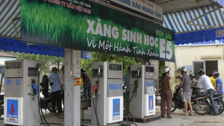 Xăng sinh học ở Việt Nam: Muộn còn hơn không (08/12/2017)