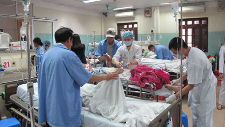 Hàng trăm cán bộ ngành y tế được tặng thưởng các danh hiệu thầy  thuốc nhân dân, thầy thuốc ưu tú trong dịp kỷ niệm 62 năm ngày Thầy thuốc Việt Nam (Thời sự chiều 27/2/2017)