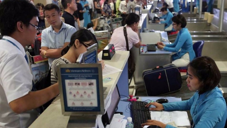 Áp thêm khung giá sàn cho vé máy bay: Hạn chế sự cạnh tranh, bất lợi cho người tiêu dùng (Thời sự trưa 06/4/2017)