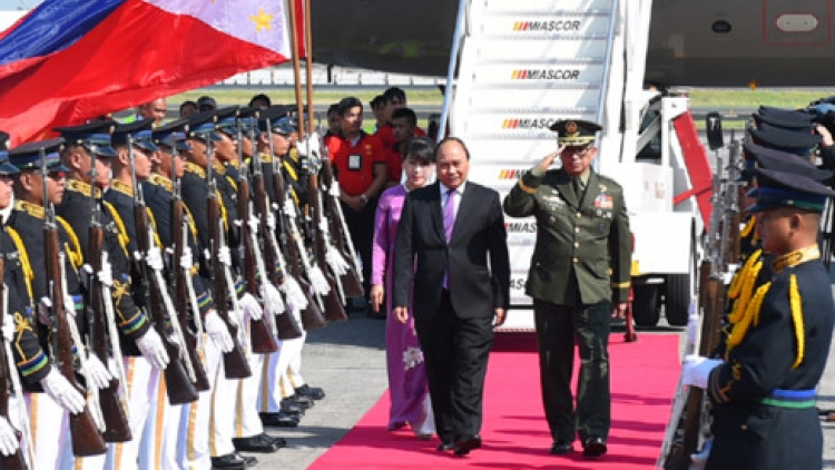 Thủ tướng Nguyễn Xuân Phúc đã tới Philippines, tham dự Hội nghị Cấp cao ASEAN lần thứ 30 và các Hội nghị Cấp cao liên quan (Thời sự chiều 28/4/2017)