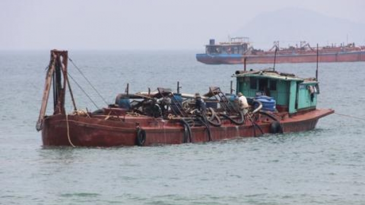 Cục đường thủy nội địa Việt Nam thay tư vấn giám sát và cán bộ quản lý sau vụ trộm 1 triệu m3 cát trong quá trình thực hiện dự án nạo vét đảm bảo giao thông khu vực Cửa Đại (Thời sự trưa 3/4/2017)