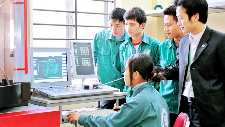Đào tạo, giáo dục định hướng quyết định sự thành công của người lao động khi đi làm việc ở nước ngoài (26/5/2017)