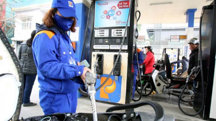 Thuế xăng dầu: Phải tính thu bền vững thay vì cái lợi trước mắt (17/5/2017)