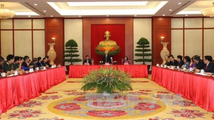 Tổng Bí thư Nguyễn Phú Trọng gặp mặt các đại biểu được vinh danh trong Vinh quang Việt Nam 
 (Thời sự chiều 20/5/2017)