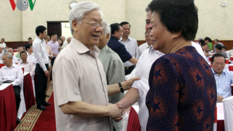 Tổng Bí thư Nguyễn Phú Trọng chủ trì hội nghị gặp mặt cán bộ cấp cao đã nghỉ hưu, thông báo tình hình công tác xây dựng Đảng và đấu tranh phòng, chống tham nhũng (Thời sự chiều 17/5/2017)