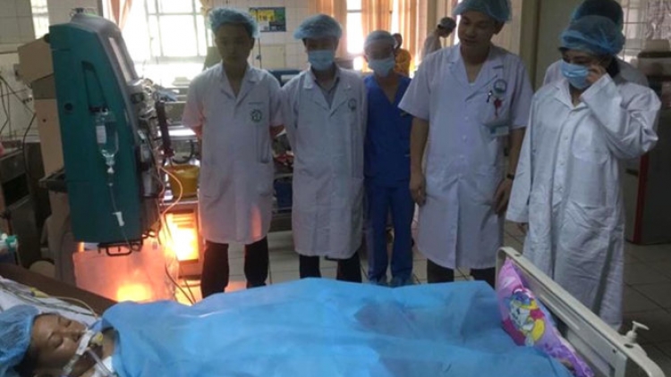 Vụ tai biến chạy thận tại Hòa Bình, tiếp tục bệnh nhân thứ 8 tử vong (Thời sự trưa 04/6/2017)