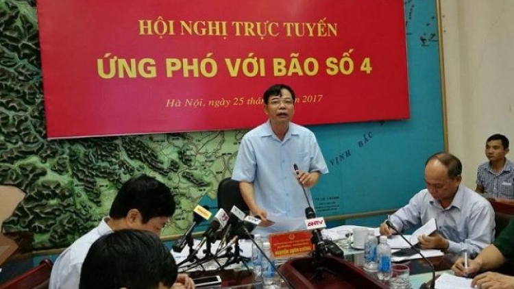 Dự kiến bão số 4 sẽ đổ bộ vào 6 tỉnh miền Trung từ chiều tối nay (Thời sự trưa 25/7/2017)