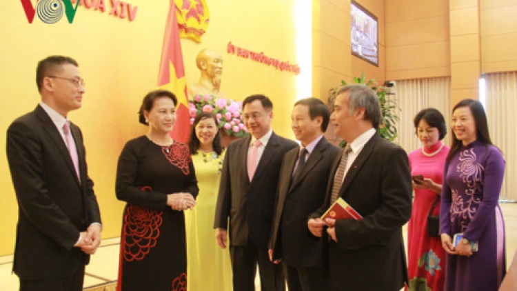 Chủ tịch Quốc hội Nguyễn Thị Kim Ngân gặp mặt các Trưởng cơ quan đại diện ngoại giao của Việt Nam ở nước ngoài (Thời sự đêm 13/7/2017)
