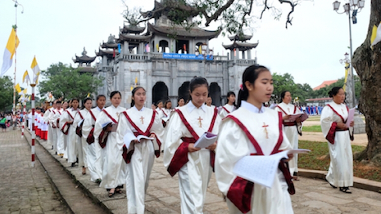 Sống là để kính Chúa yêu nước (27/7/2017)