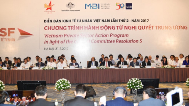 Thủ tướng Nguyễn Xuân Phúc gợi mở nhiều vấn đề tại Diễn đàn Kinh tế Tư nhân Việt Nam lần thứ 2 (Thời sự trưa 31/7/2017)