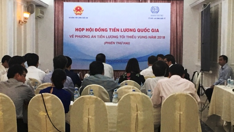 Lương tối thiểu vùng: Nỗi niềm “cò kè bớt một thêm hai” (29/7/2017)