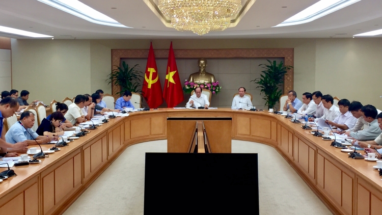 Thủ tướng Nguyễn Xuân Phúc phê bình 13 Chủ tịch tỉnh, Bộ trưởng, Thủ trưởng đơn vị chậm giải ngân vốn đầu tư công (Thời sự chiều 25/7/2017)