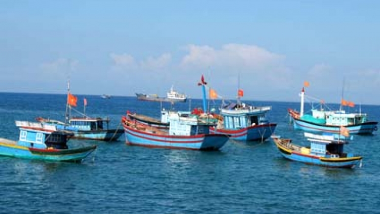 Khuyến cáo bà con ngư dân khi khai thác trên những vùng biển giáp ranh (11/8/2017)