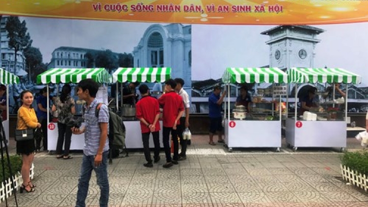 Thành phố Hồ Chí Minh: Từ vỉa hè, phố hàng rong đến một đô thị văn minh (31/8/2017)