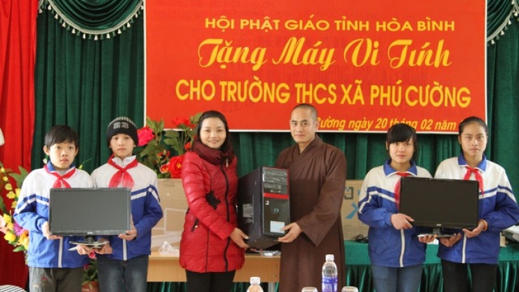 Hội Phật giáo tỉnh Hòa Bình từ thiện vì cộng đồng (29/8/2017)