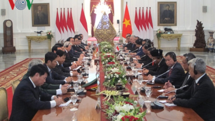 Tổng Bí thư Nguyễn Phú Trọng hội đàm với Tổng thống Indonesia Joko Widodo, nhất trí tăng cường làm sâu sắc hơn quan hệ Đối tác chiến lược giữa hai nước. (Thời sự chiều 23/8/2017)