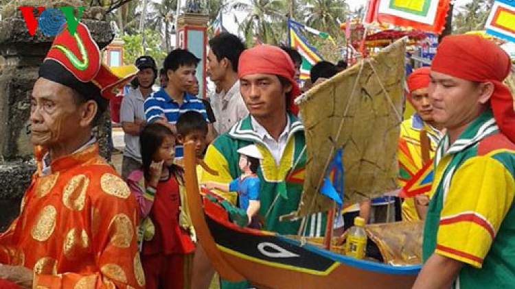 Lễ Khao lề thế lính Hoàng Sa: Nhắc nhở con cháu hùng binh kế tục bảo vệ chủ quyền Hoàng Sa của Hải đội Hoàng Sa năm xưa (18/9/2017)