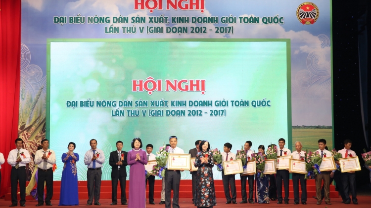 Nông dân sản xuất giỏi góp phần xây dựng nông thôn mới bền vững. (24/9/2017)