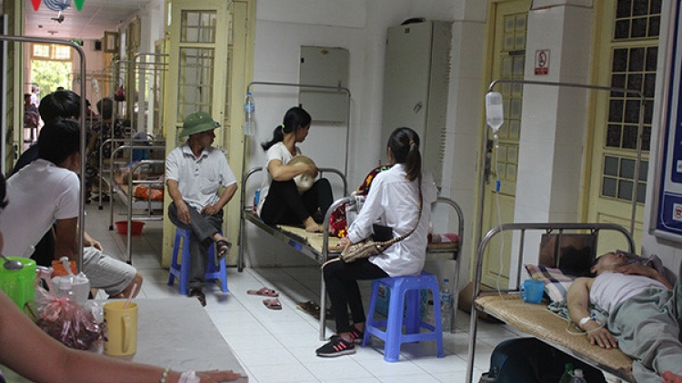 Các chuyên gia y tế nhận định, dịch sốt xuất huyết ở Hà Nội sẽ kéo dài đến tháng 11 tới (Thời sự đêm 24/9/2017)