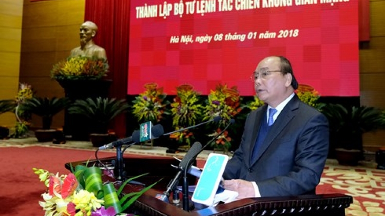 Thủ tướng Nguyễn Xuân Phúc yêu cầu đề xuất ban hành các cơ chế, chính sách, kế hoạch việc tổ chức hoạt động tác chiến trên không gian mạng đáp ứng tốt yêu cầu nhiệm vụ bảo vệ Tổ quốc trong tình hình mới (Thời sự đêm 8/1/2018)