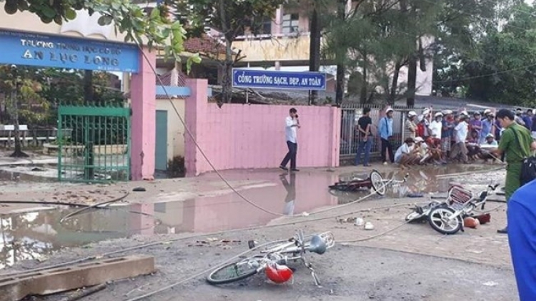 Trách nhiệm của ngành điện địa phương khi để xảy ra vụ điện giật chết 2 học sinh ngay tại cổng trường Trung học cơ sở An Lục Long, huyện Châu Thành, tỉnh Long An (15/10/2018)