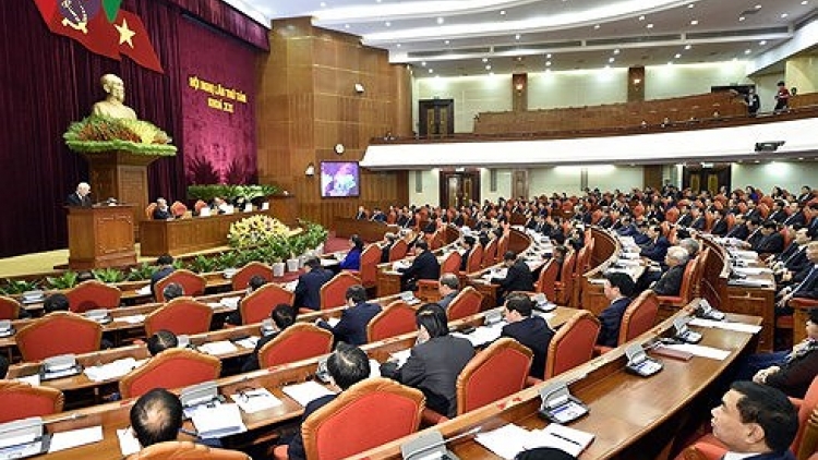 Ngày làm việc thứ ba của Hội nghị lần thứ 8 Ban Chấp hành Trung ương Đảng khóa 12, Trung ương quyết định cách chức Uỷ viên Trung ương Đảng khóa 11 đối với ông Nguyễn Bắc Son và khai trừ ra khỏi Đảng đối với ông Trần Văn Minh (Thời sự đêm 4/10/2018)