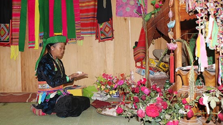 Nghi thức tâm linh: Cúng cơm mới của người La Ha ở Sơn La (12/10/2018)