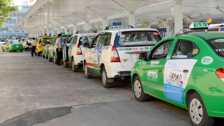 Người tiêu dùng mất cơ hội đi taxi giá rẻ (17/10/2018)