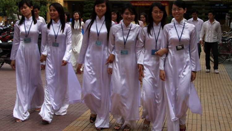 Đề xuất bỏ chính sách miễn học phí đối với sinh viên sư phạm (16/11/2018)