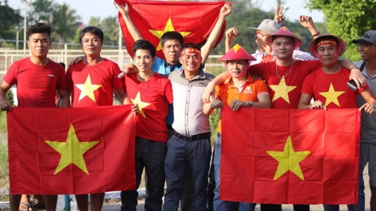 Phóng viên Đài Tiếng nói Việt Nam tại Myanmar phản ảnh không khí trước trận đấu giữa đội tuyển Việt Nam gặp Myanmar trong khuôn khổ vòng bảng AFF Cup 2018 (20/11/2018)