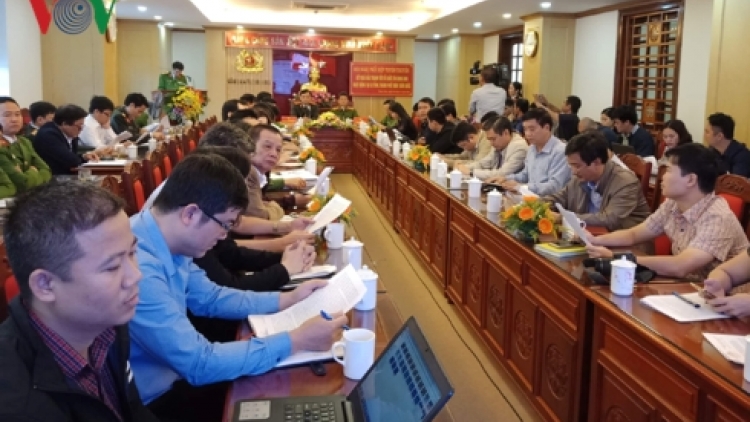 Thanh Hóa họp báo về việc triệt phá  băng nhóm tín dụng đen hàng trăm tỷ đồng đội lốt tập đoàn kinh tế (Thời sự trưa 29/11/2018)