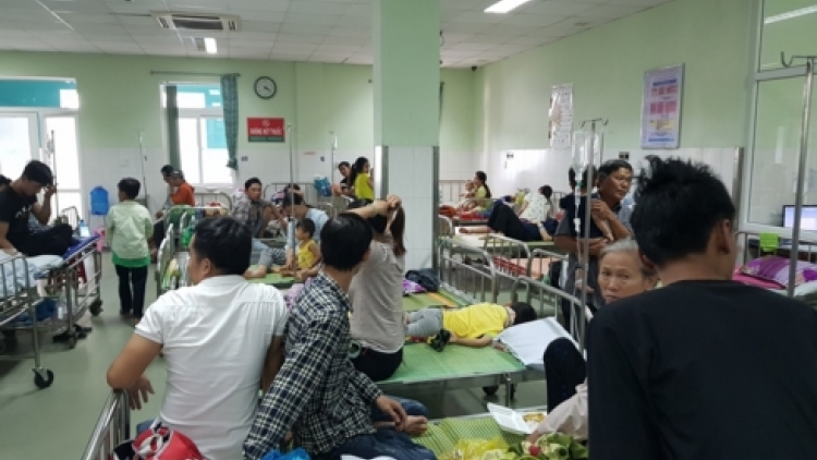 Dịch sốt xuất huyết đang bùng phát mạnh tại các tỉnh miền Trung (Thời sự đêm 17/11/2018)