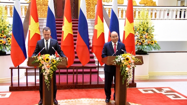 Thủ tướng Nguyễn Xuân Phúc chủ trì Lễ đón Thủ tướng Liên bang Nga Dmitry Medvedev thăm chính thức Việt Nam (Thời sự trưa 19/11/2018)