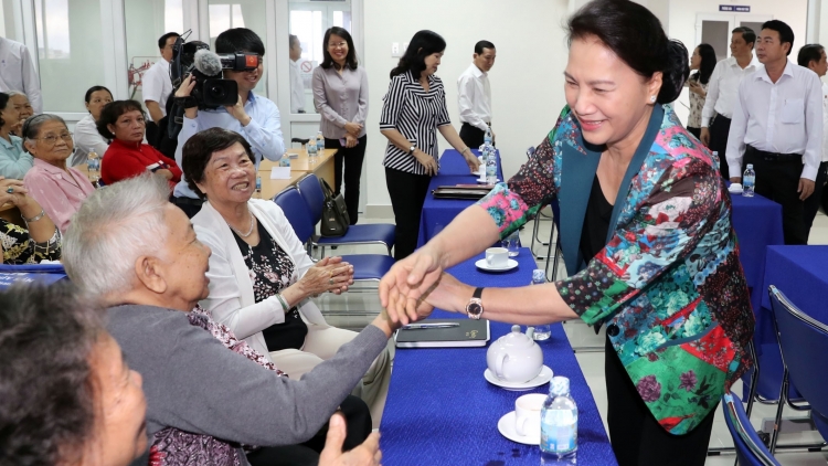 Chủ tịch Quốc hội Nguyễn Thị Kim Ngân tiếp xúc cử tri thành phố Cần Thơ (Thời sự trưa 26/11/2018)