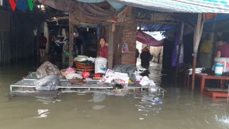 Mưa lớn kéo dài gây ngập cục bộ tại một số địa phương ở miền Trung (Thời sự đêm 8/12/2018)